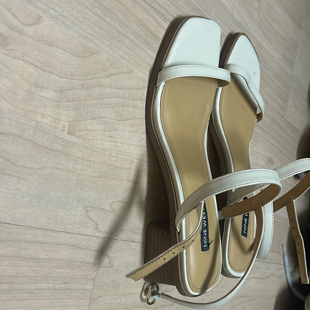 Nine West white heels size 9